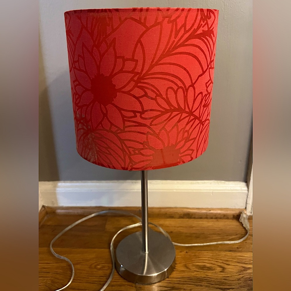 Dark pink / red floral table lamp